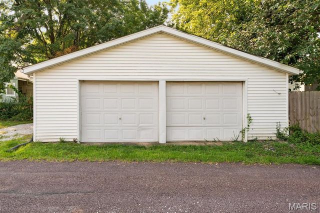 105 S 8th Street, Belleville, IL 62220