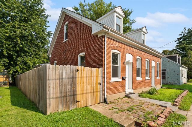 105 S 8th Street, Belleville, IL 62220