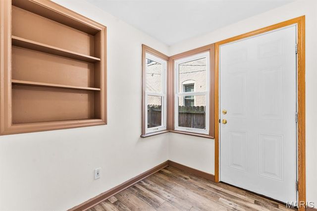 105 S 8th Street, Belleville, IL 62220