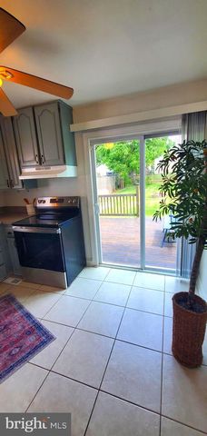 211 LAKE RD, Pasadena, MD 21122
