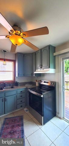 211 LAKE RD, Pasadena, MD 21122