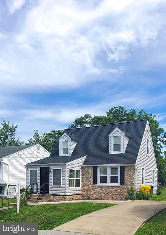 211 LAKE RD, Pasadena, MD 21122