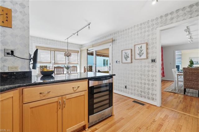 211 86th ST F, Virginia Beach, VA 23451