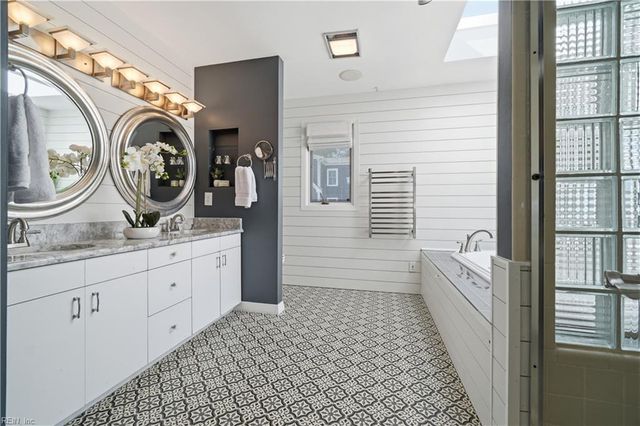 211 86th ST F, Virginia Beach, VA 23451