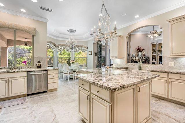 21844 Fairway Oaks Lane, Friant, CA 93626