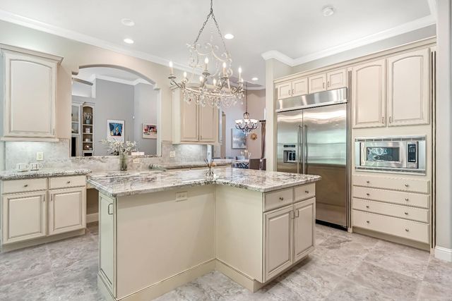 21844 Fairway Oaks Lane, Friant, CA 93626