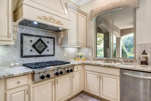 21844 Fairway Oaks Lane, Friant, CA 93626