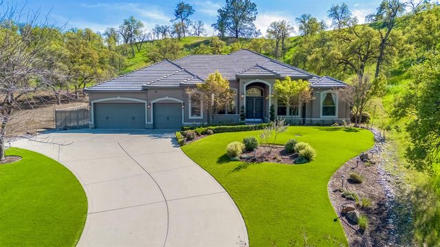 21844 Fairway Oaks Lane, Friant, CA 93626