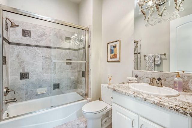 21844 Fairway Oaks Lane, Friant, CA 93626