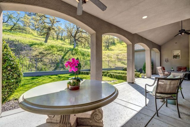 21844 Fairway Oaks Lane, Friant, CA 93626