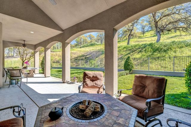 21844 Fairway Oaks Lane, Friant, CA 93626