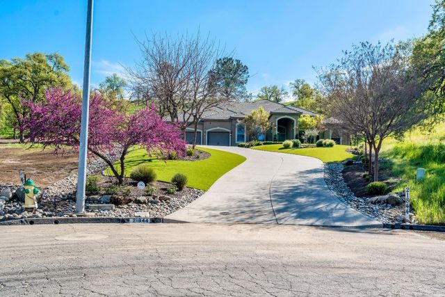 21844 Fairway Oaks Lane, Friant, CA 93626