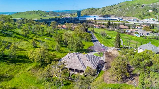 21844 Fairway Oaks Lane, Friant, CA 93626