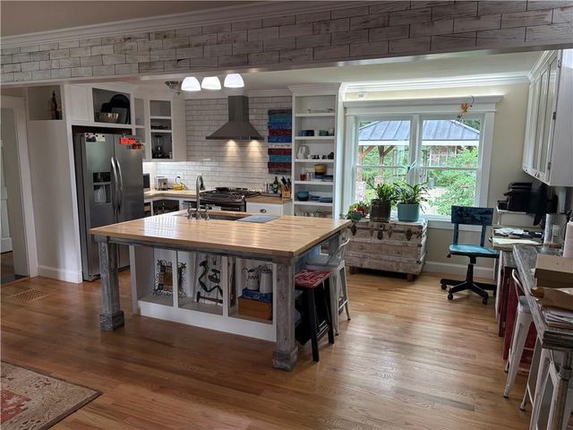 1232 Kingsley Circle NE, Atlanta, GA 30324