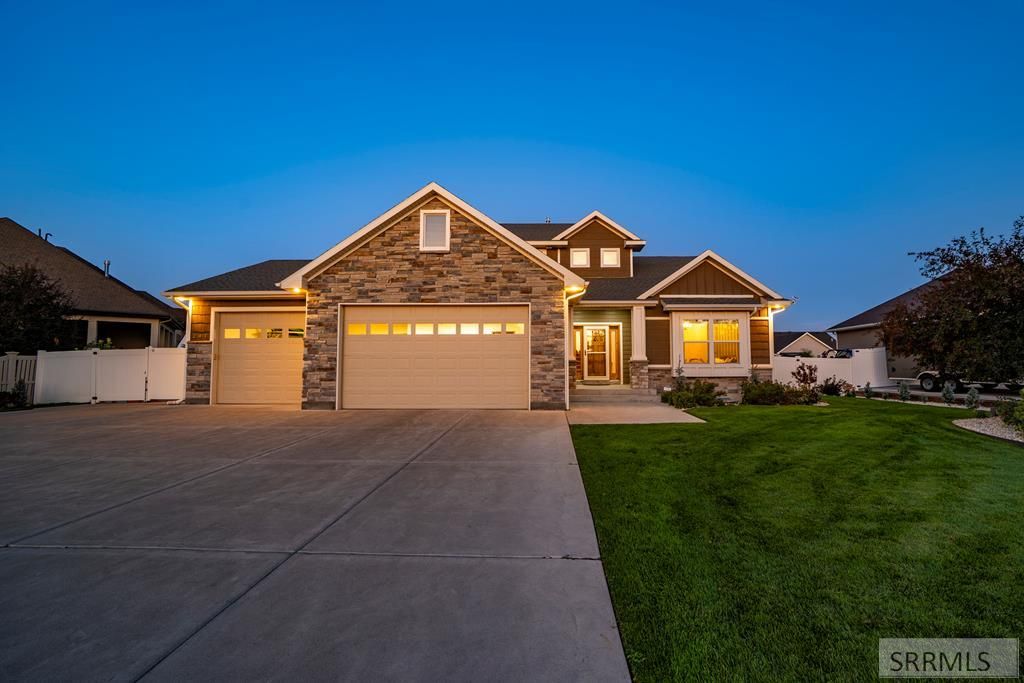 241 Calistoga Drive, Idaho Falls, ID 83404