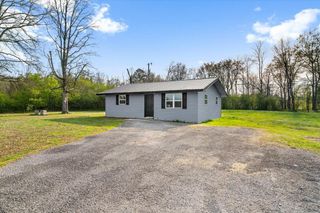 2221 Cave Hollow Rd, Dalton, GA 30721