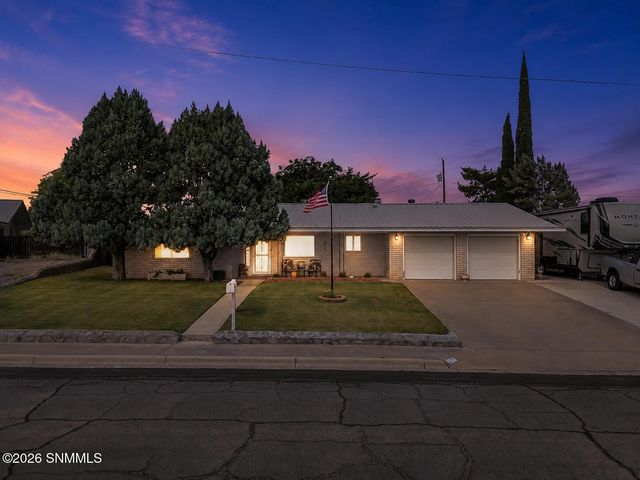 1837 Fairway Circle, Las Cruces, NM 88011