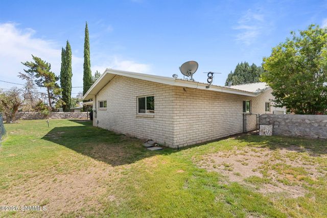 1837 Fairway Circle, Las Cruces, NM 88011