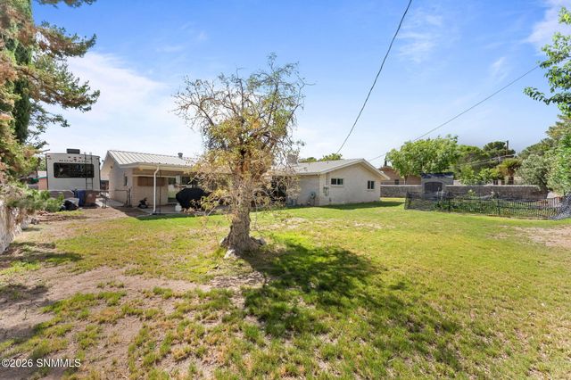 1837 Fairway Circle, Las Cruces, NM 88011