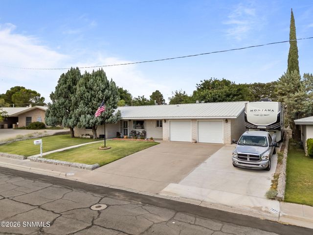 1837 Fairway Circle, Las Cruces, NM 88011