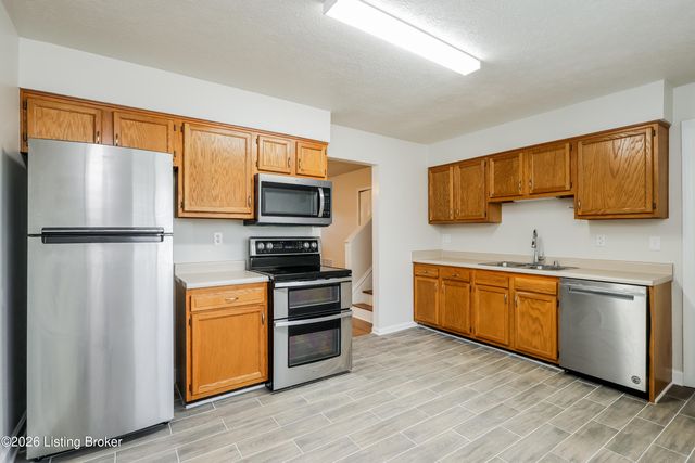 6125 Park Rd, Crestwood, KY 40014