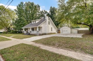 2010 West Atlantic Street, Springfield, MO 65803