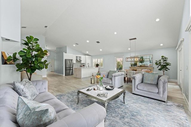 10112 Aqua Vista Way, Boca Raton, FL 33428