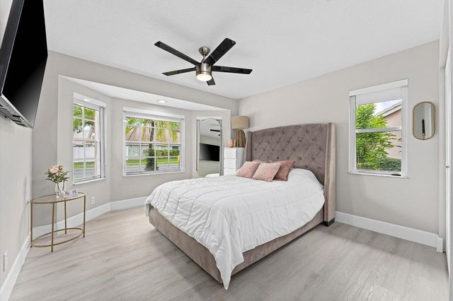 10112 Aqua Vista Way, Boca Raton, FL 33428