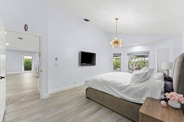 10112 Aqua Vista Way, Boca Raton, FL 33428