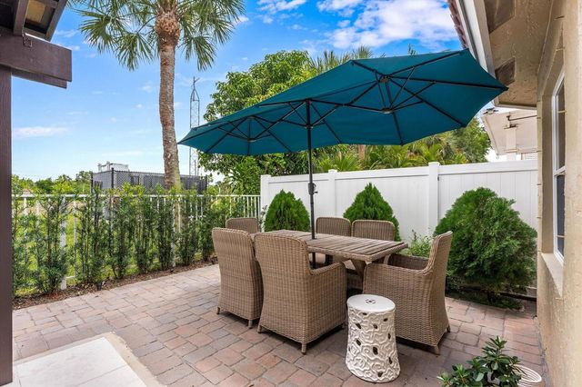 10112 Aqua Vista Way, Boca Raton, FL 33428