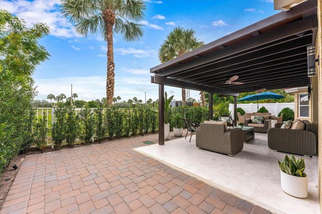 10112 Aqua Vista Way, Boca Raton, FL 33428