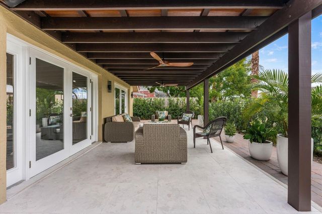 10112 Aqua Vista Way, Boca Raton, FL 33428