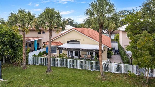 10112 Aqua Vista Way, Boca Raton, FL 33428