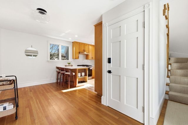 30 Boardman St B, Salem, MA 01970