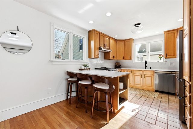 30 Boardman St B, Salem, MA 01970