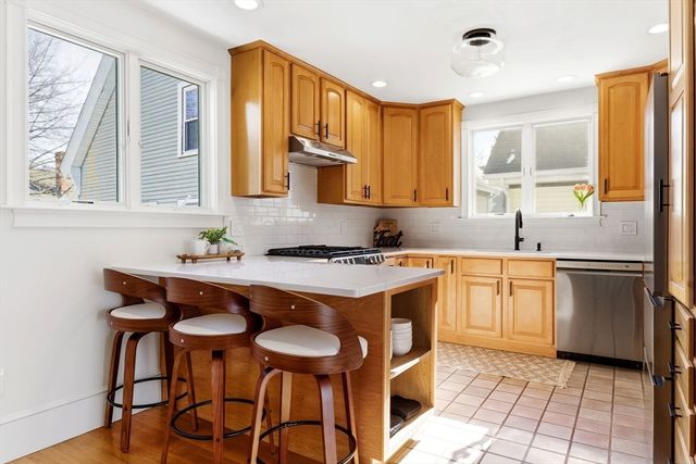 30 Boardman St B, Salem, MA 01970