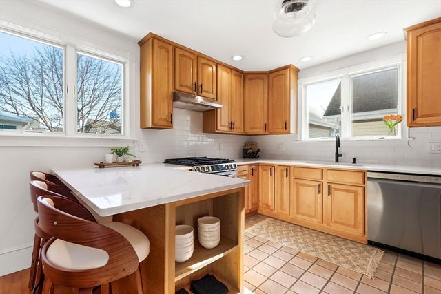 30 Boardman St B, Salem, MA 01970