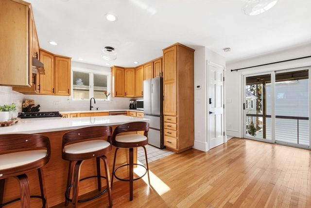 30 Boardman St B, Salem, MA 01970