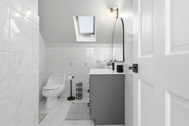 30 Boardman St B, Salem, MA 01970