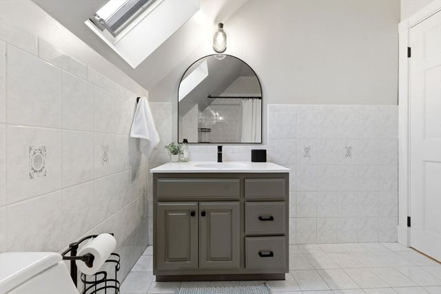 30 Boardman St B, Salem, MA 01970