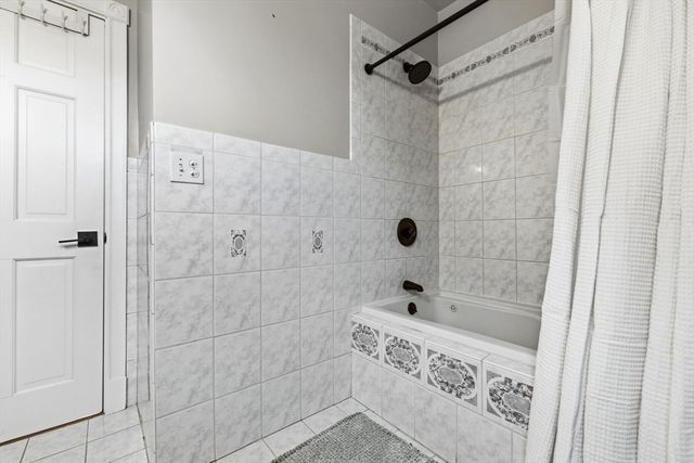 30 Boardman St B, Salem, MA 01970