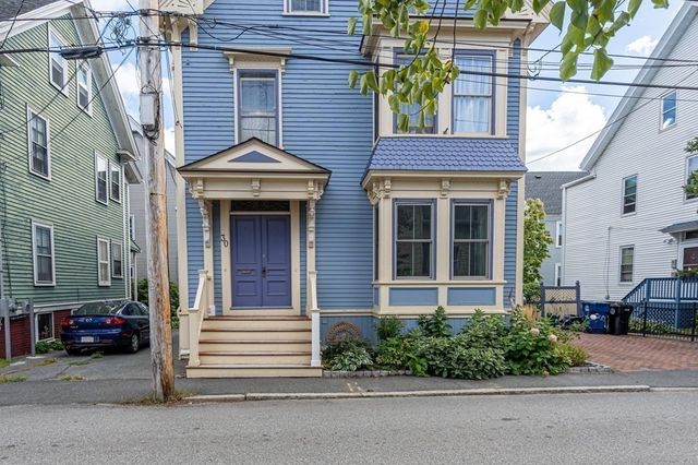 30 Boardman St B, Salem, MA 01970