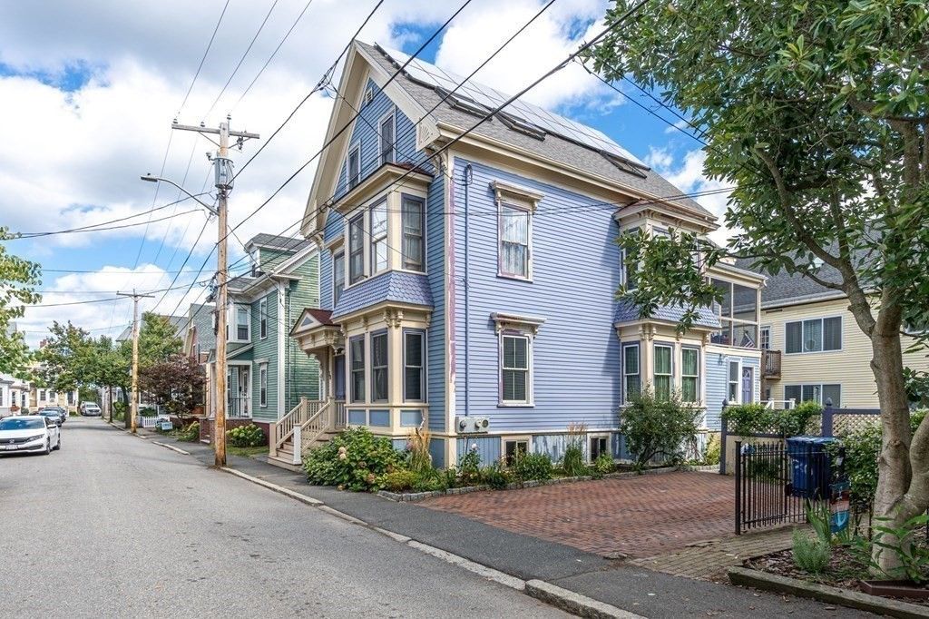 30 Boardman St B, Salem, MA 01970