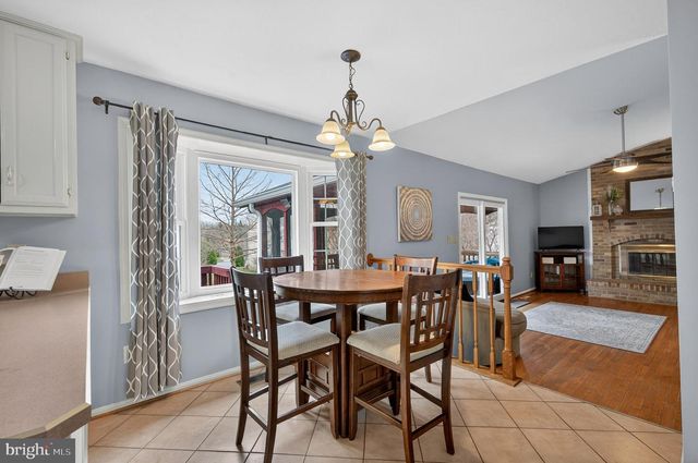 13437 MELVILLE LN, Chantilly, VA 20151