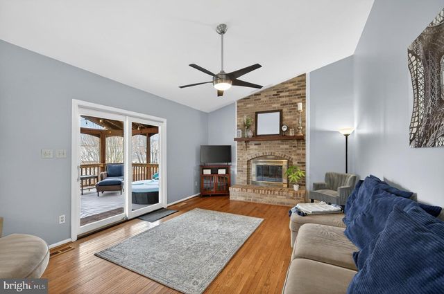 13437 MELVILLE LN, Chantilly, VA 20151