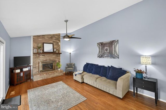 13437 MELVILLE LN, Chantilly, VA 20151