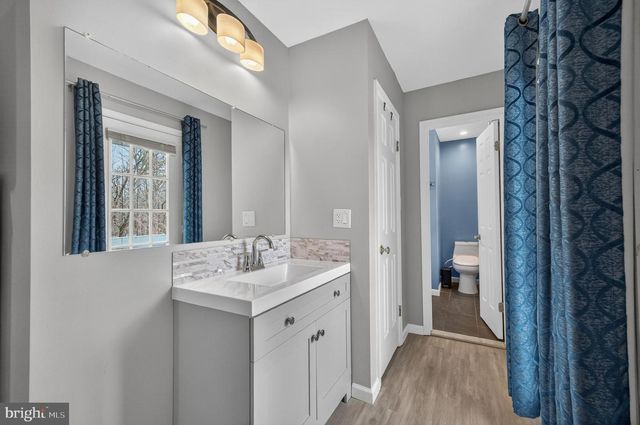 13437 MELVILLE LN, Chantilly, VA 20151