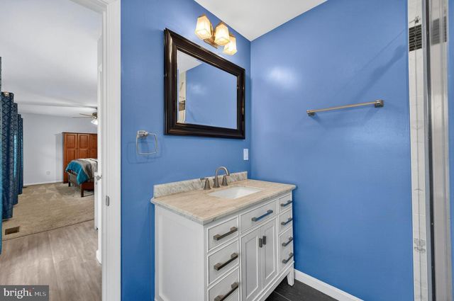 13437 MELVILLE LN, Chantilly, VA 20151