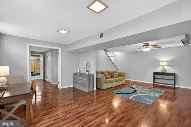 13437 MELVILLE LN, Chantilly, VA 20151