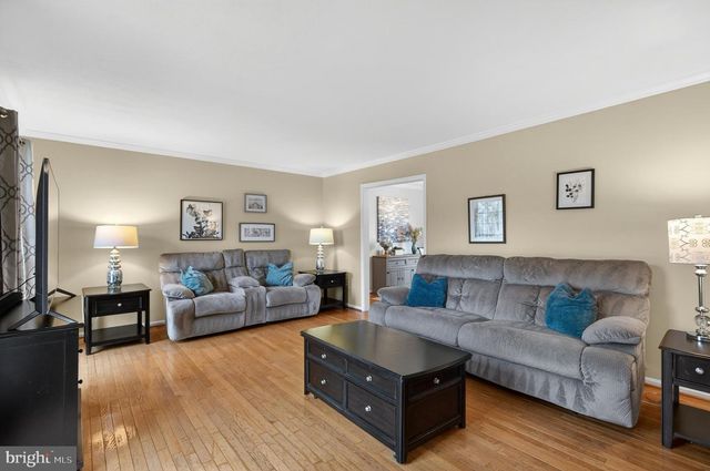 13437 MELVILLE LN, Chantilly, VA 20151